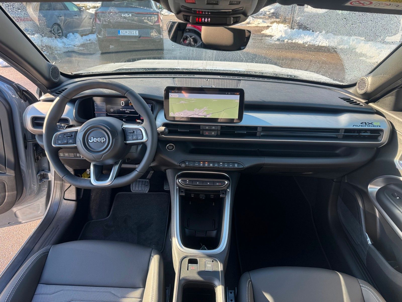 Fahrzeugabbildung Jeep Avenger Sitzheizung LED PDC adap. Tempomat