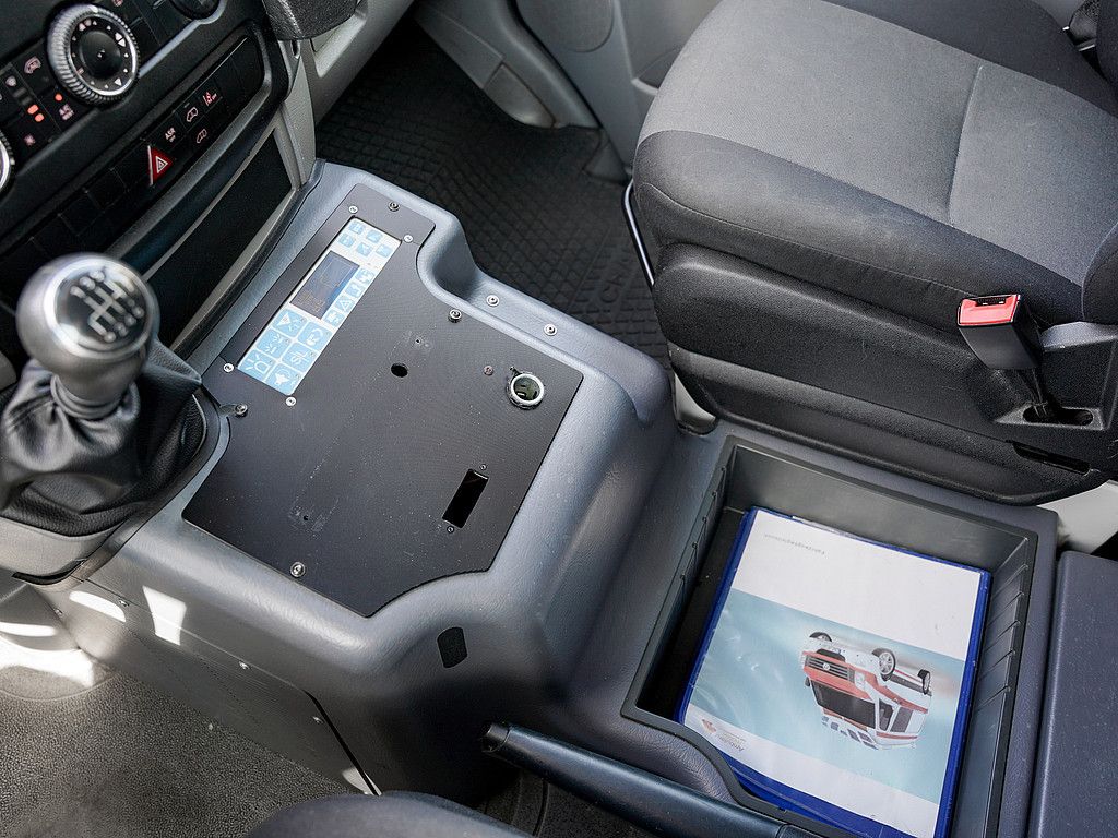 Fahrzeugabbildung Volkswagen Crafter 35 TDI Kasten mittel L2H2 KLIMA BLUETOOT