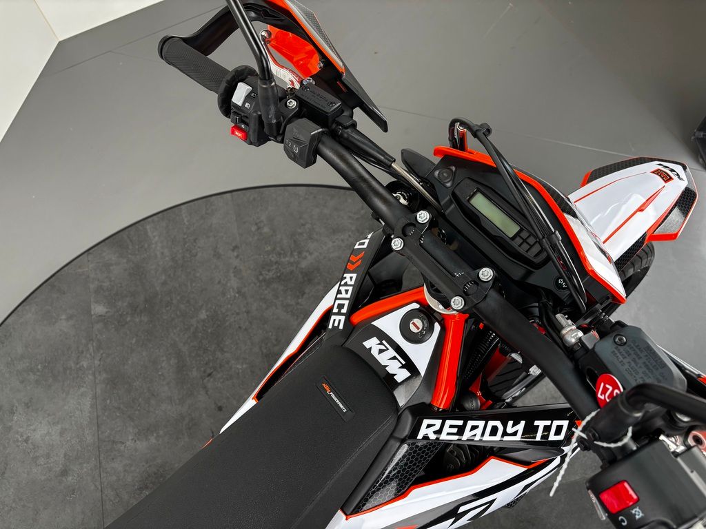 Fahrzeugabbildung KTM 690 SMC R *REIFEN NEU *KURZES HECK