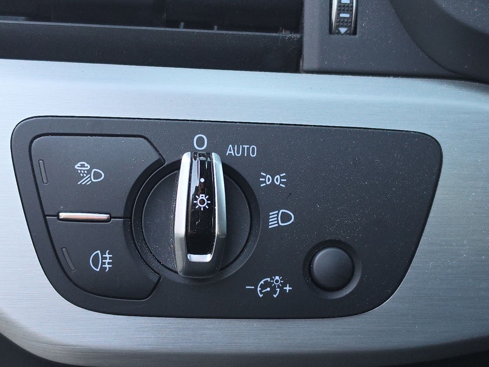 Fahrzeugabbildung Audi A4 AVANT SPORT S-LINE AUTOMATIK AUS 1.HAND
