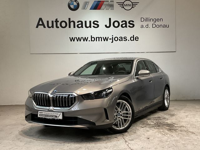 BMW 550e xDrive Sitzbelüftung, Lenkradtheizung