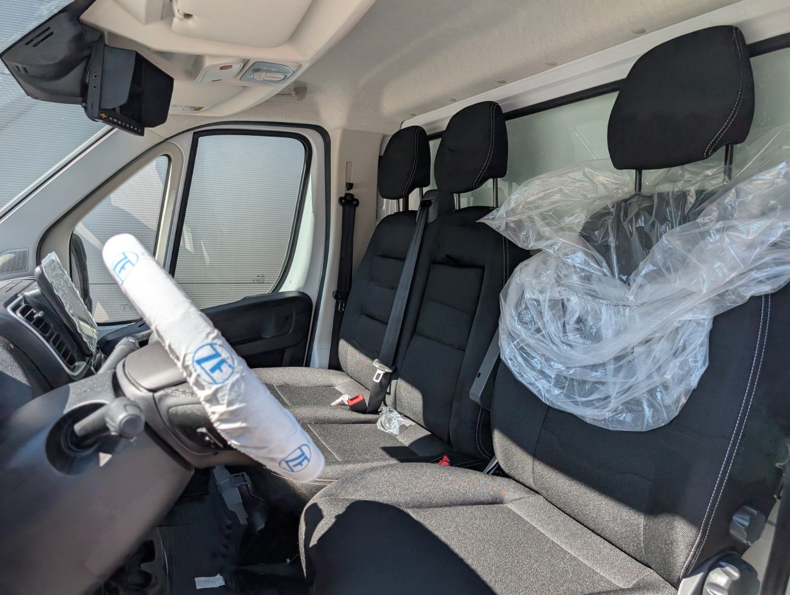 Fahrzeugabbildung Fiat Ducato Serie 2 Maxi 35  L4 Koffer 180 MT LBW