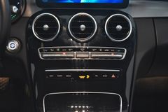 MERCEDES-BENZ C 200 T~Navi~9G-Automatik~Standhzg~LED~Teilleder