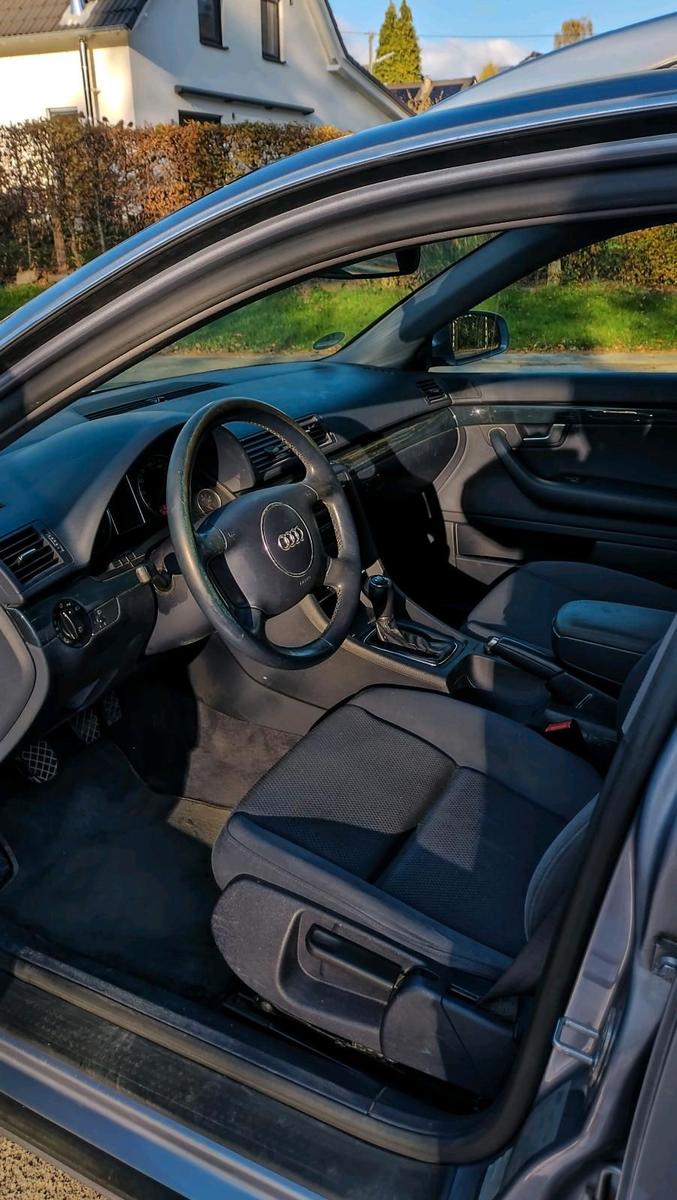 Audi A4 2004 — photo 6