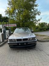 BMW E38 750i - BMW 750: E38