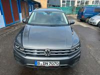 Volkswagen Tiguan 2.0 TDI Highline 4Motion*DSG*P-Dach*Navi*