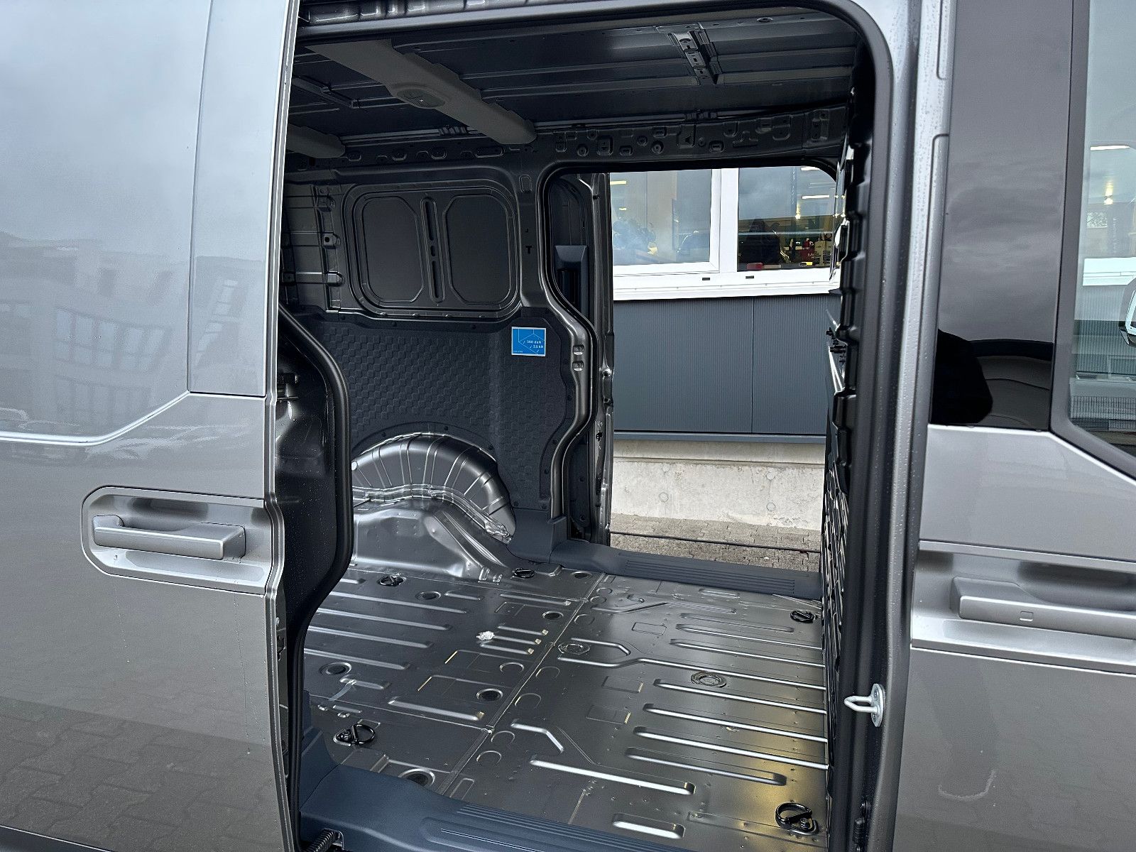 Fahrzeugabbildung Kia PV5 CARGO L2H1 4T 71,2 ELITE WP CT LM AW