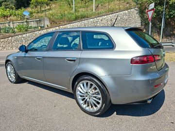 Alfa-Romeo 159 - 6