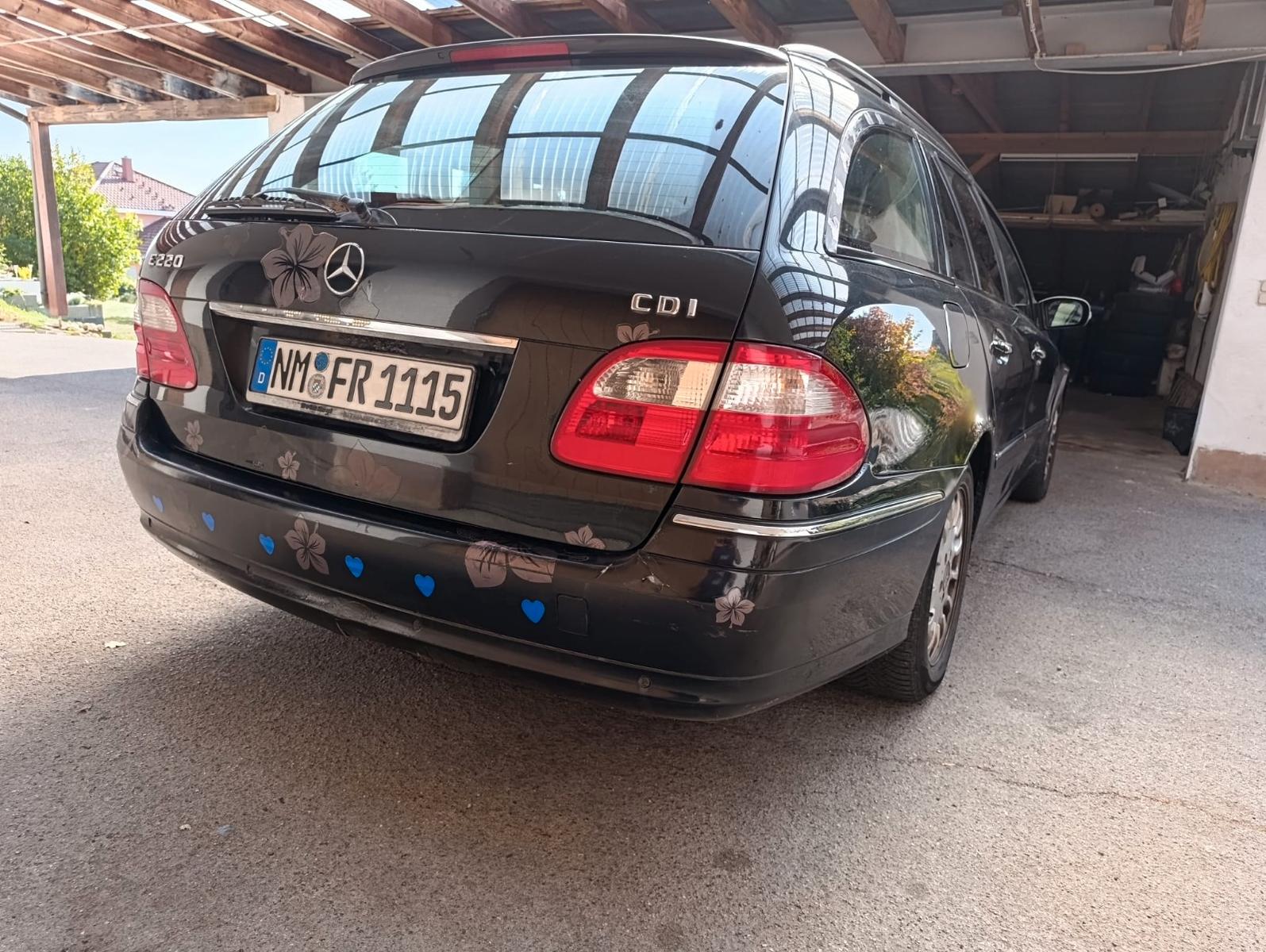 Mercedes-Benz E220 2004 — photo 6
