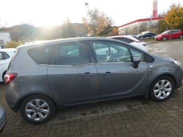 Bild 3 Opel Meriva B Innovation mit Pannoramadach