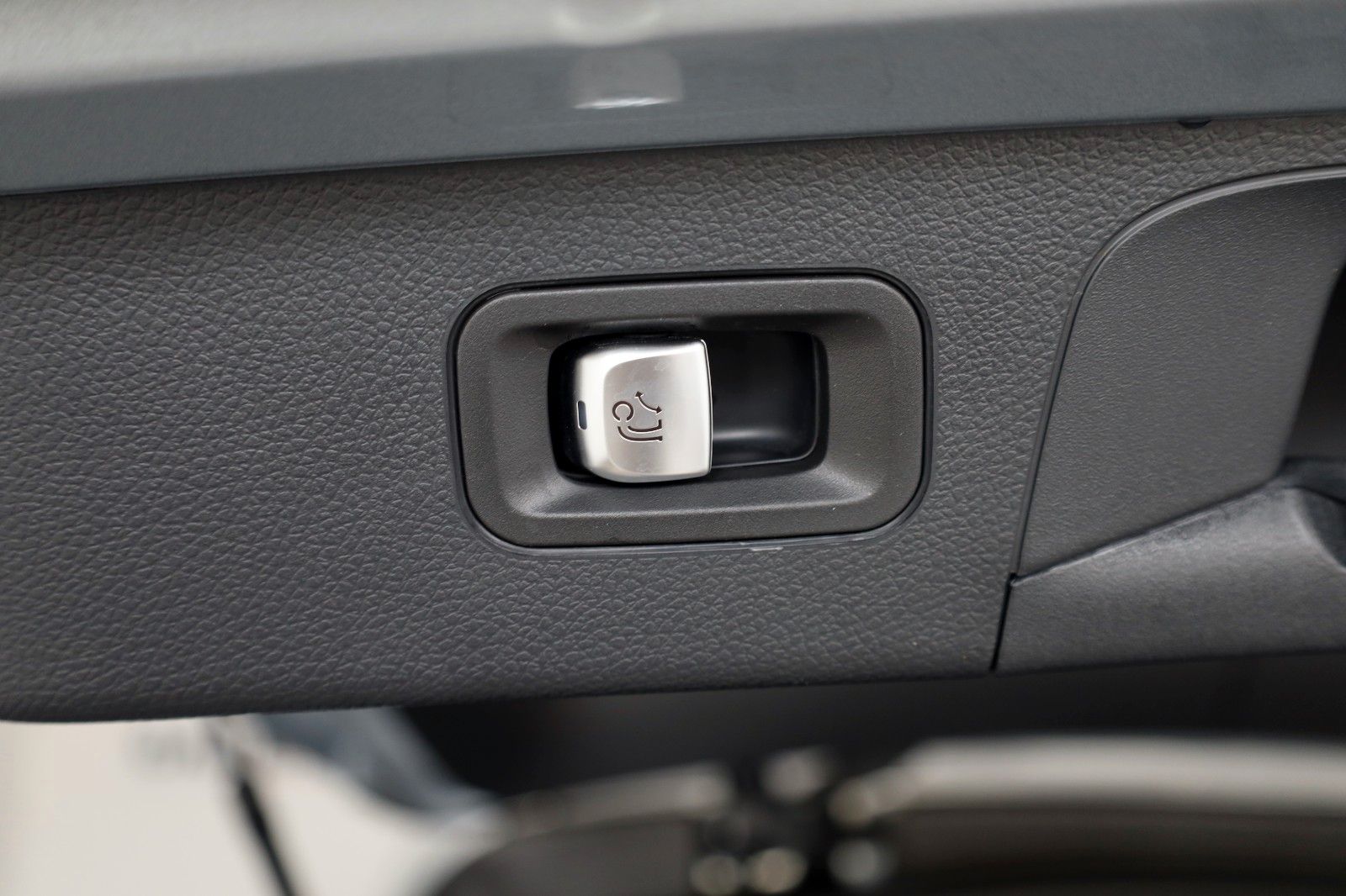 Fahrzeugabbildung Mercedes-Benz GLC 300 e 4M,AMG-line, Navi,LED,360Kam,Pano,AHK