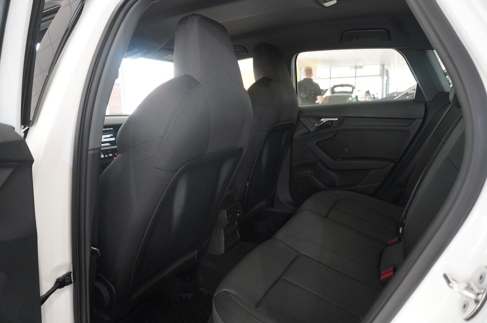 Fahrzeugabbildung Audi A3 Sportback 35 TFSI NAVI/LED/SPORT/SHZ/VIRT/DAB