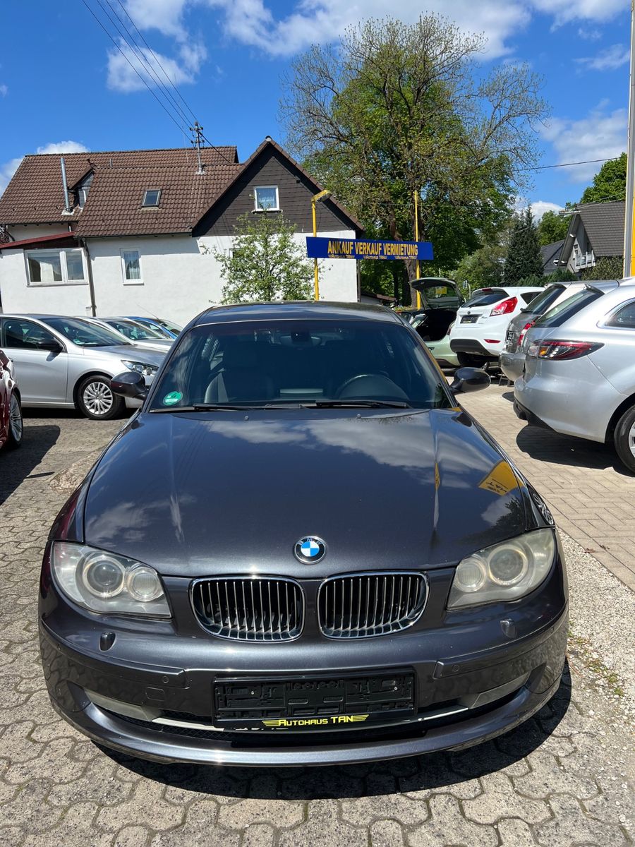 Fahrzeugabbildung BMW 120i AUTOMATIK * NAVI *KEYLESS-GO*XENON*