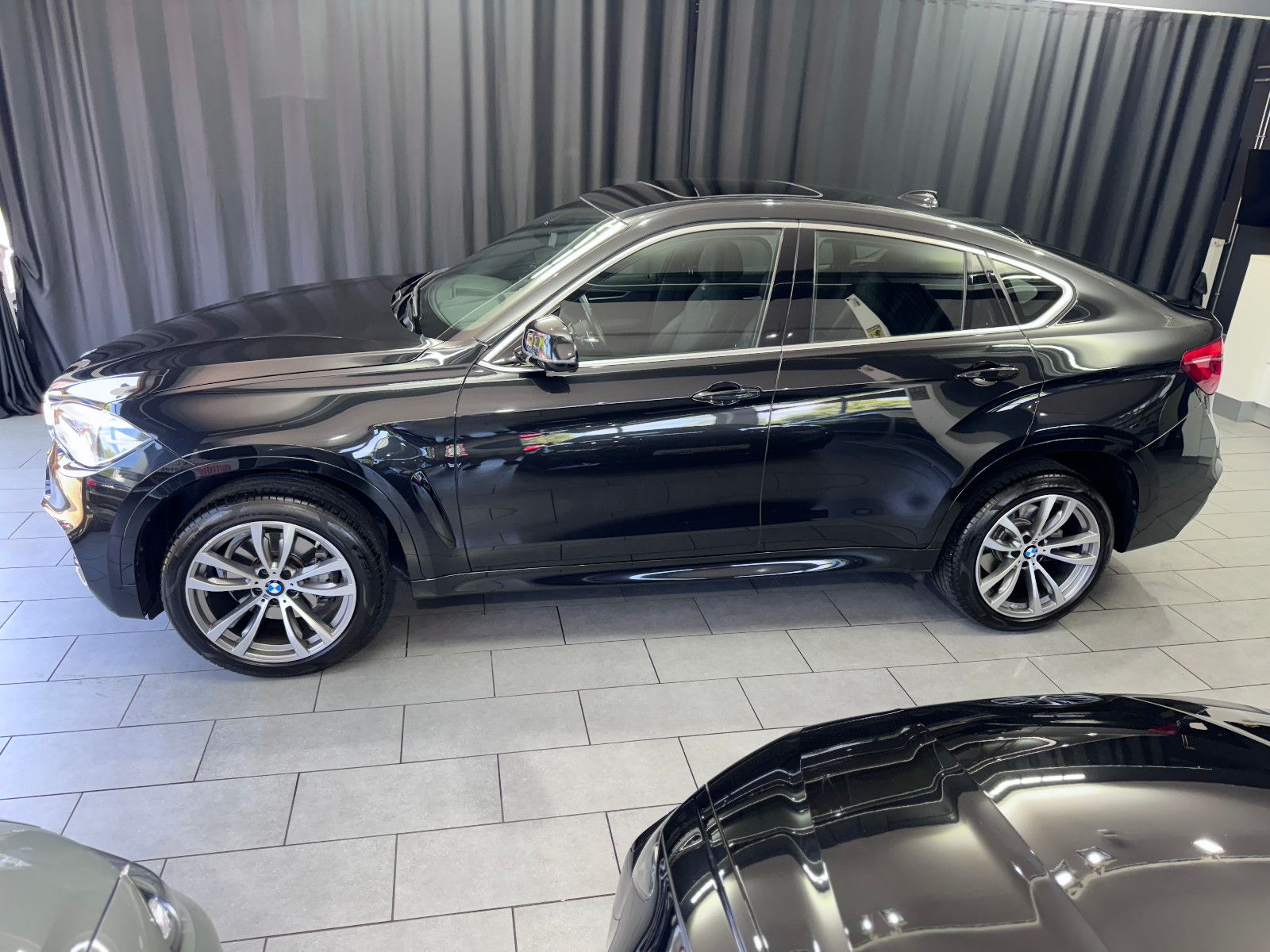 Fahrzeugabbildung BMW X6 40d xDrive*M-PAKET*AHK*NAVI *SOFT-CLOSE