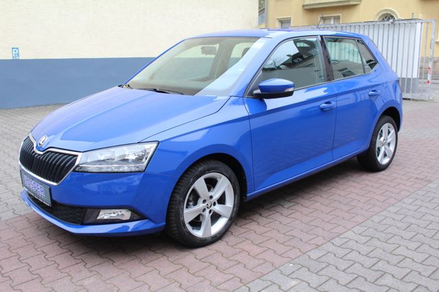 Skoda Fabia Cool Plus ( PDC / Klima / Alu / DAB )