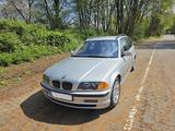 BMW 328i Touring - Youngtimer - BMW aus 2000: Kombi
