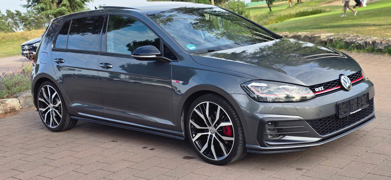 Volkswagen Golf VII Lim. GTI DSG KAM NAVI KEYLESS ACC PANO