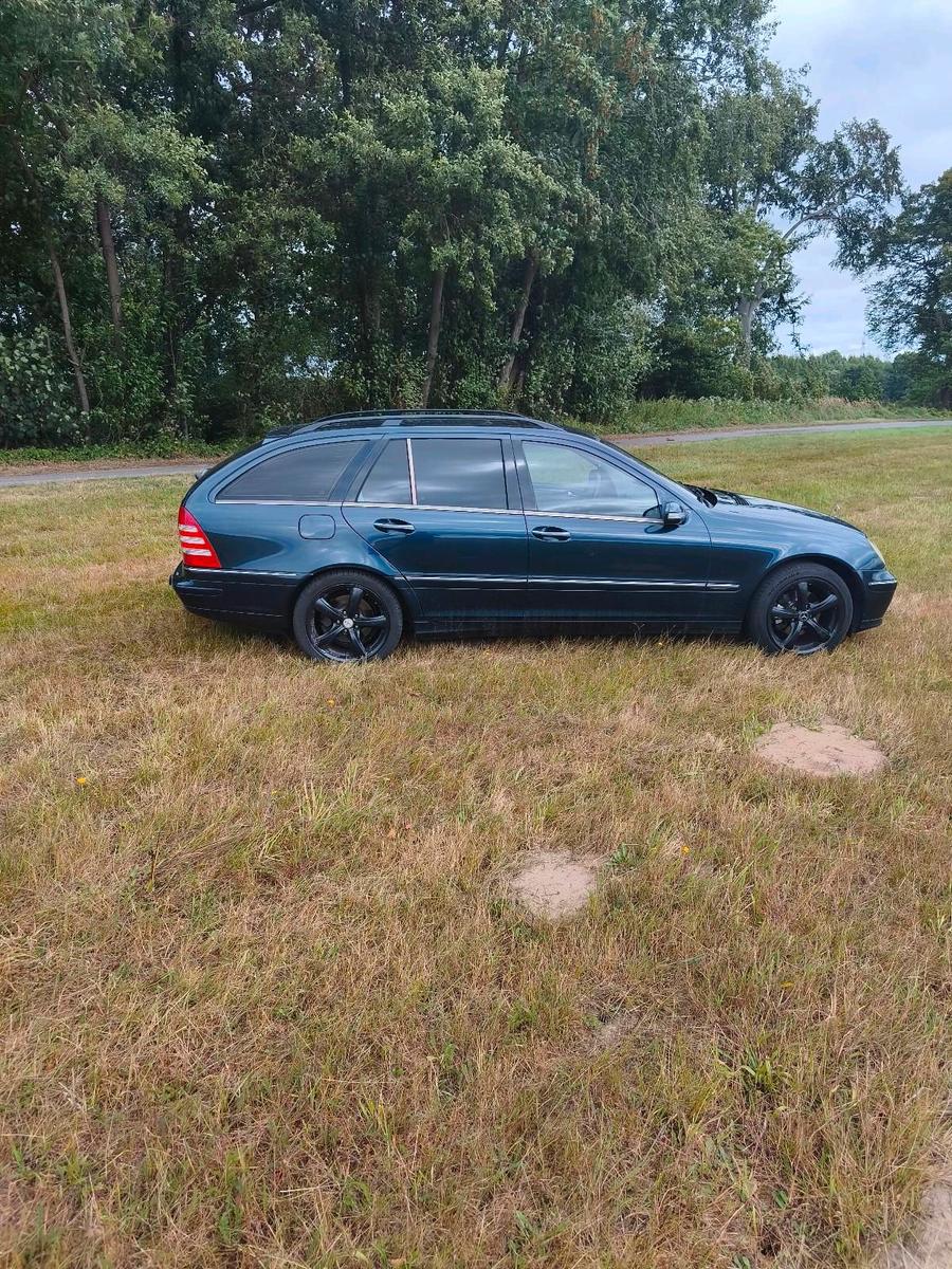 Mercedes-Benz  2005 — photo 13