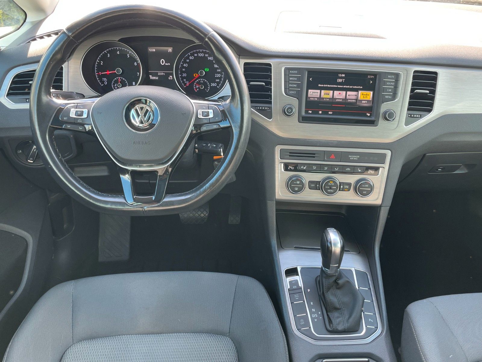 Fahrzeugabbildung Volkswagen Golf Sportsvan VII Comfortline DSG Xenon Pano AC