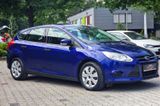 Ford Focus Lim. 1.6 Ambiente Klima - Ford Focus mit Benzin-Antrieb: Limousine, 1.6
