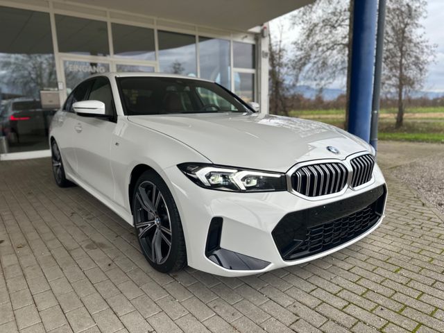 BMW 330i Automatik / M-Paket / 3,5% ZINS