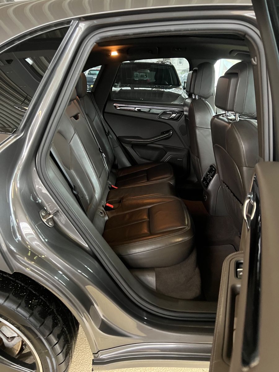 Fahrzeugabbildung Porsche Macan S *SITZBELÜFTUNG*PANORAMADACH*