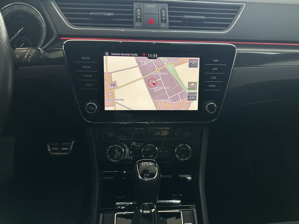 Skoda Superb Combi 2.0 TSI DSG SportLine DCC NAVI PANO foto 2