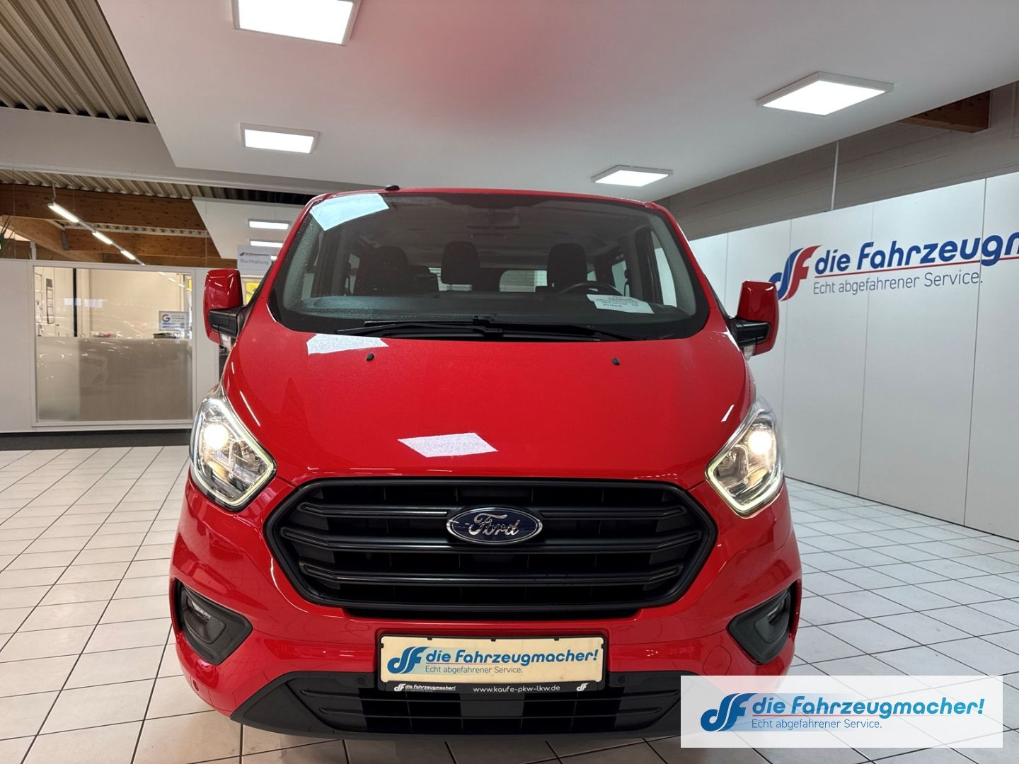 Fahrzeugabbildung Ford Transit Custom Tourneo Kombi 320 L1 Trend *6145