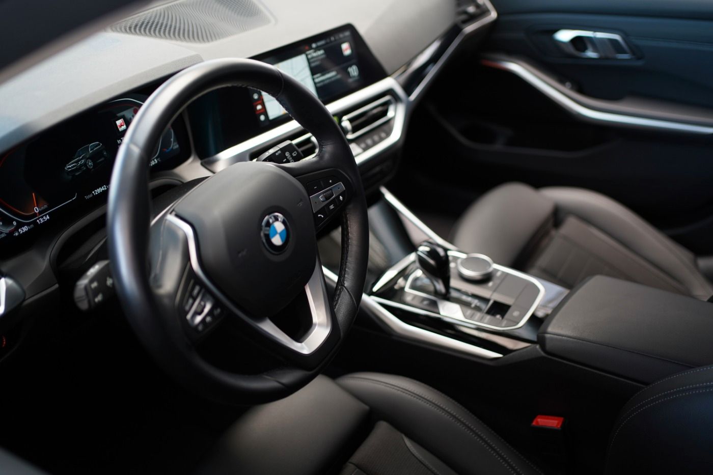 Fahrzeugabbildung BMW 320dA xDrive Sport Line +Live Cockpit+Laserlicht