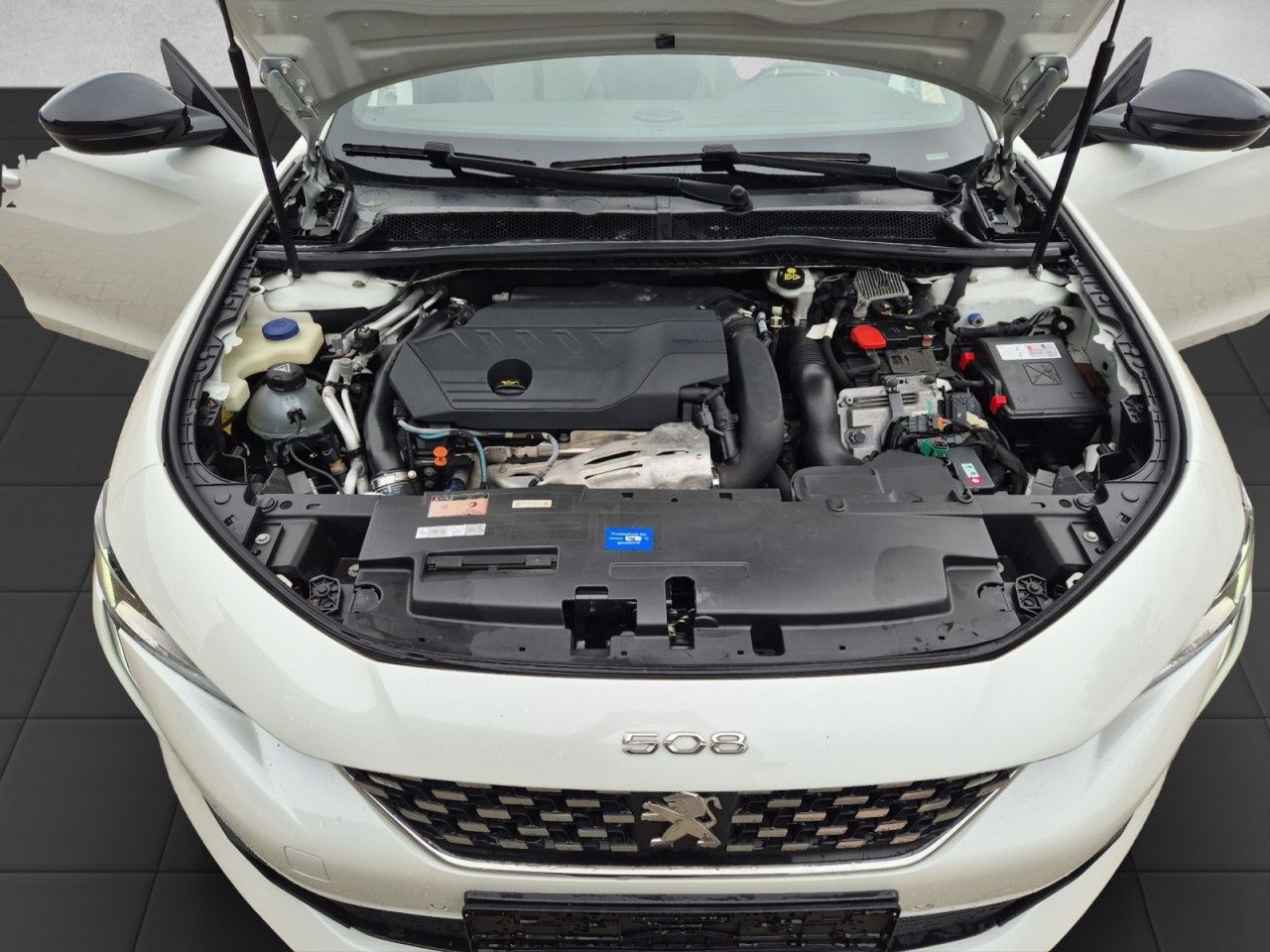 Fahrzeugabbildung Peugeot 508 SW Hybrid 225 GT ACC Totwinkelassistent Navi