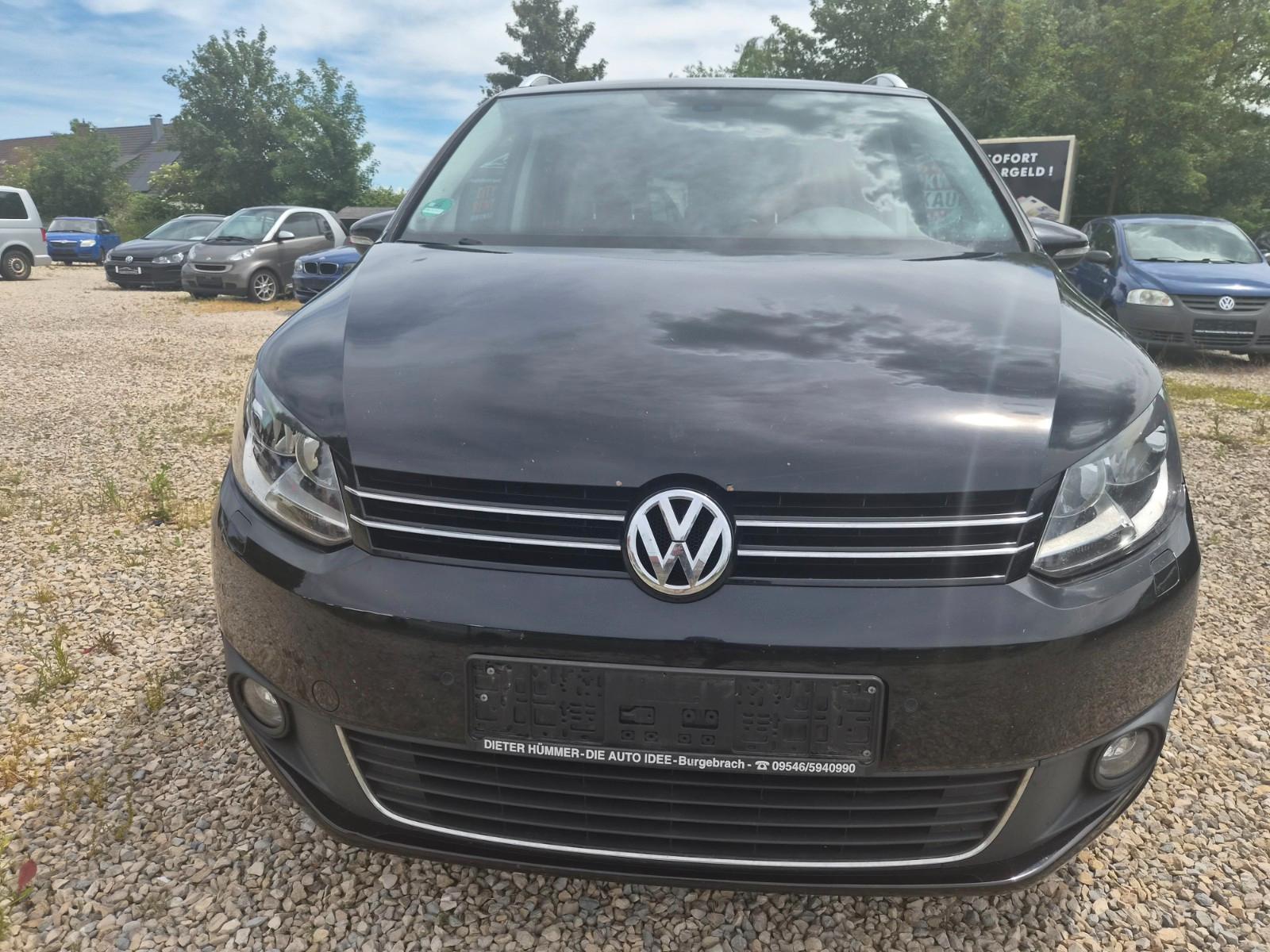 Volkswagen Touran 2014 — rear view