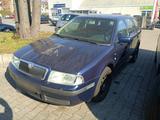 Skoda Octavia 2.0 - Skoda Octavia aus 2000: Kombi
