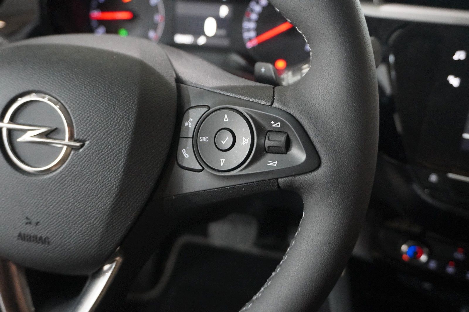 Fahrzeugabbildung Opel Corsa F 1.2T EDITION AT NAVI/LED/SPORT/TEMP/DAB+