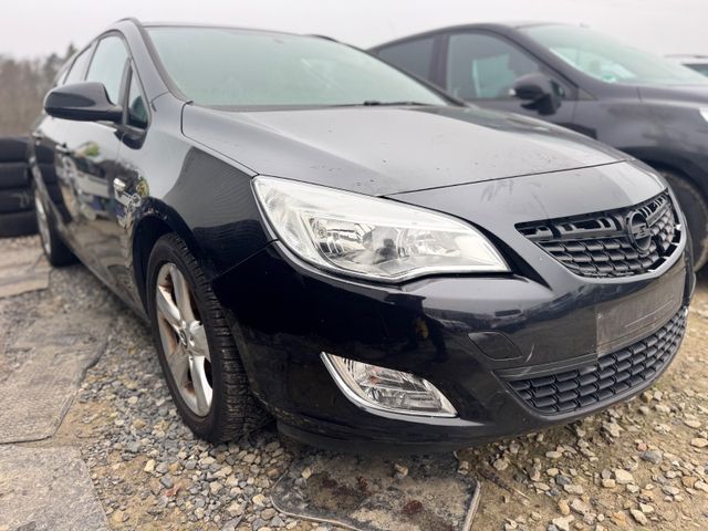 Opel Astra J Sports Tourer Design Edition