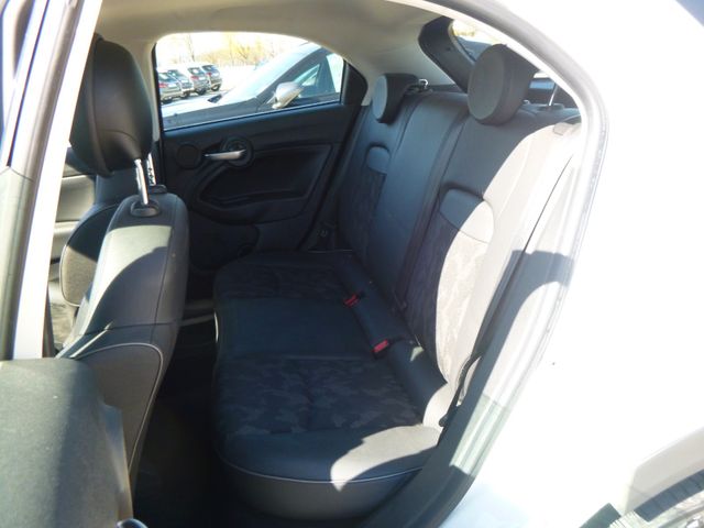 Fahrzeugabbildung Fiat 500X Cross >Automatik/Teilleder<