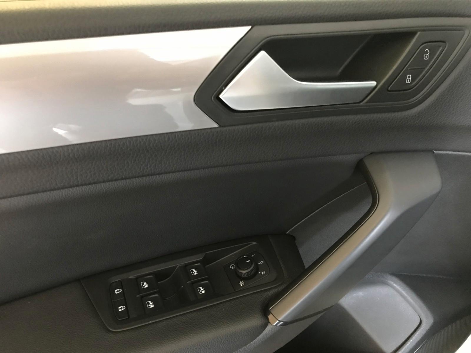 Volkswagen Touran 2.0 TDI SCR DSG STANDHEIZUNG PANO, миниатюра 17