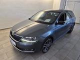 Skoda Rapid Spaceback Style*Navi*Panorama* - Skoda Rapid Style mit Benzin-Antrieb
