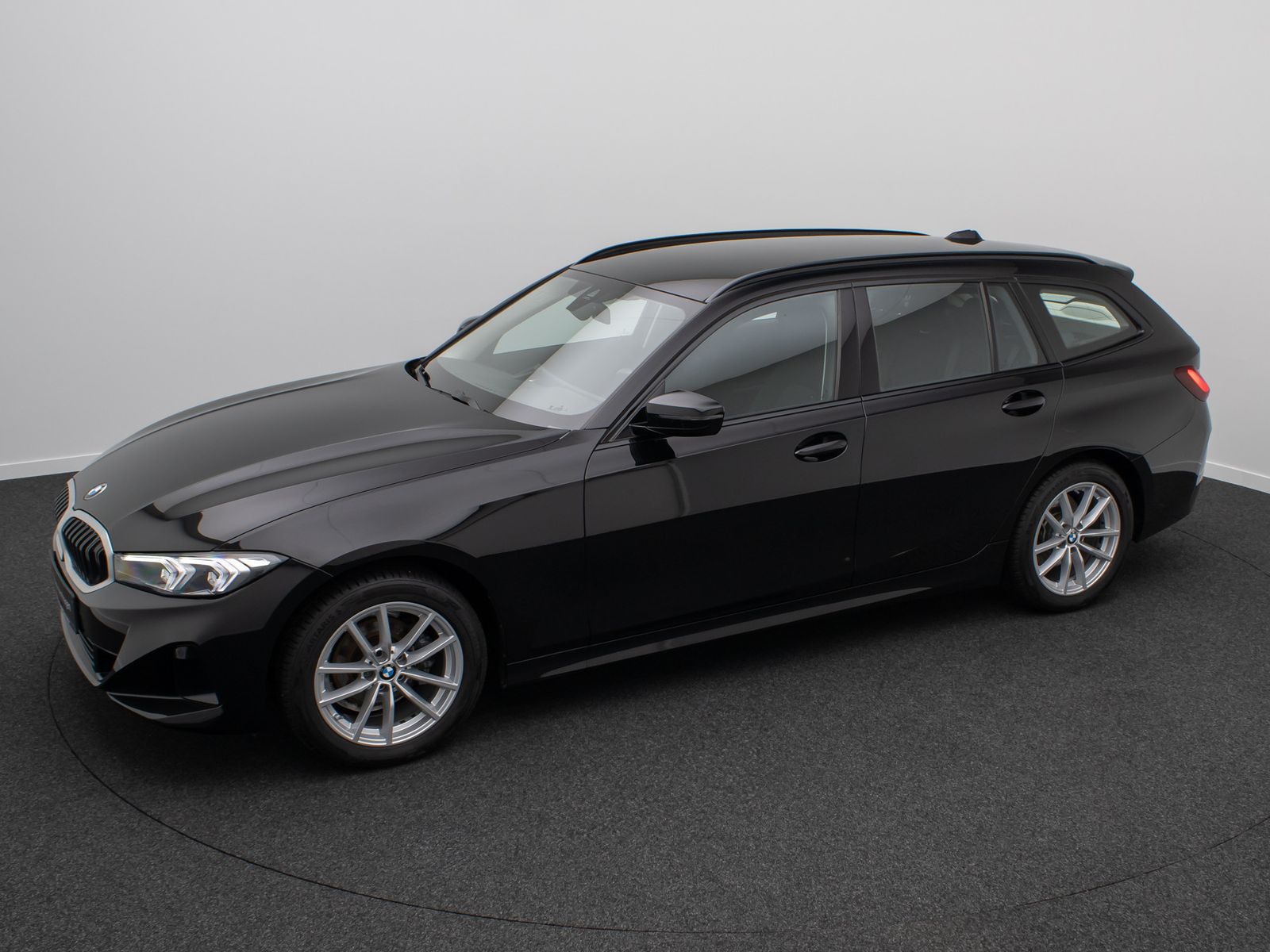 Fahrzeugabbildung BMW 318i GeschwindigReg DAB PDC Cockpit+ Widscreen