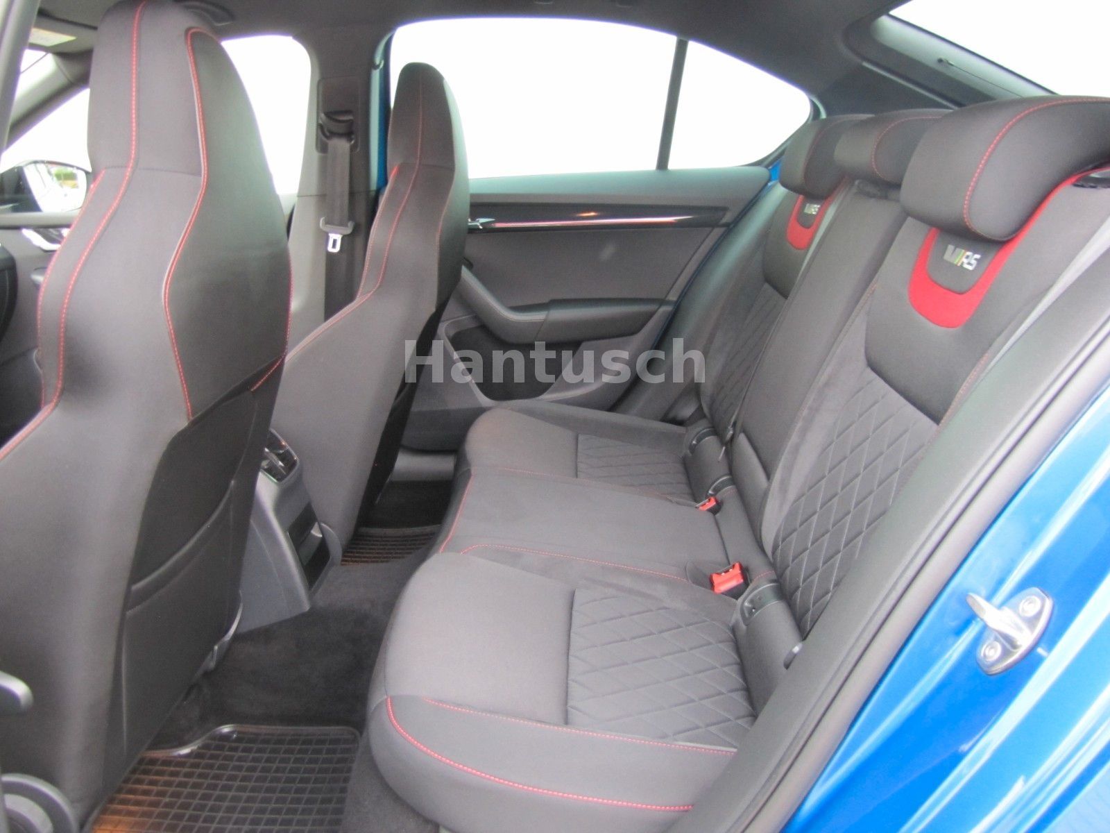 Fahrzeugabbildung SKODA Octavia Lim. RS 2.0l TSI 245PS 7-Gang DSG