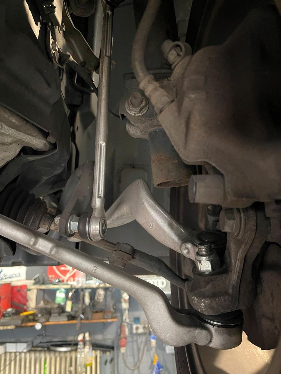 BMW  2012 — photo 13