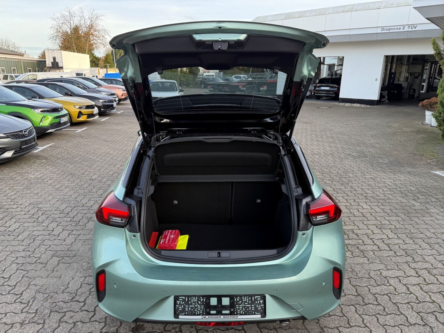Fahrzeugabbildung Opel Corsa F YES SHZ+LHZ+Allwetter