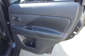Mitsubishi Outlander - 12