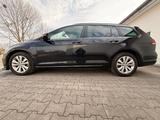Volkswagen Golf VII Variant Comfortline BMT/Start-Stopp - Volkswagen Golf: Schwarz, Kombi