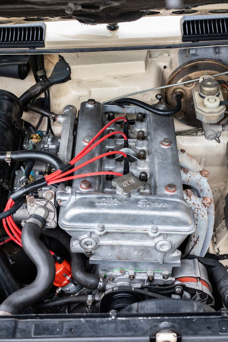Fahrzeugabbildung Alfa Romeo Alfetta 2.0 Elfenbein*Zertifikat*Classic Gar*