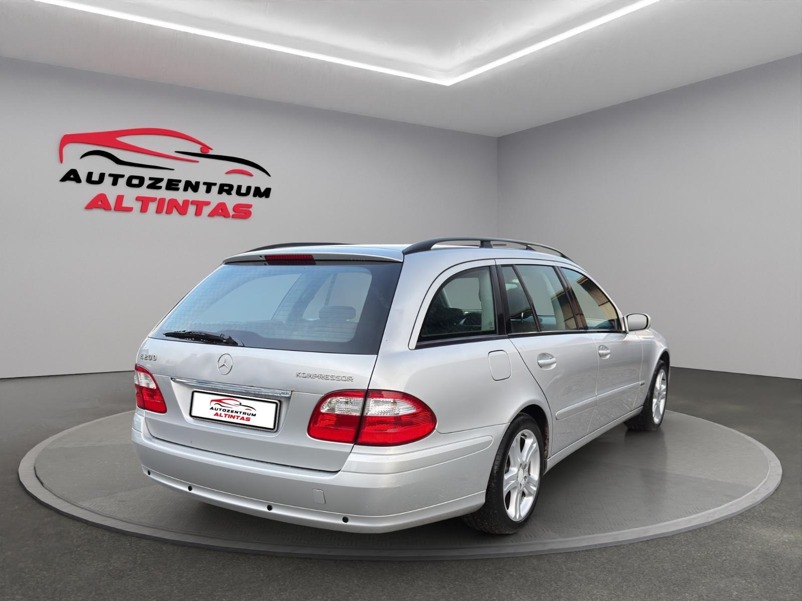 Mercedes-Benz E200 2005 — interior