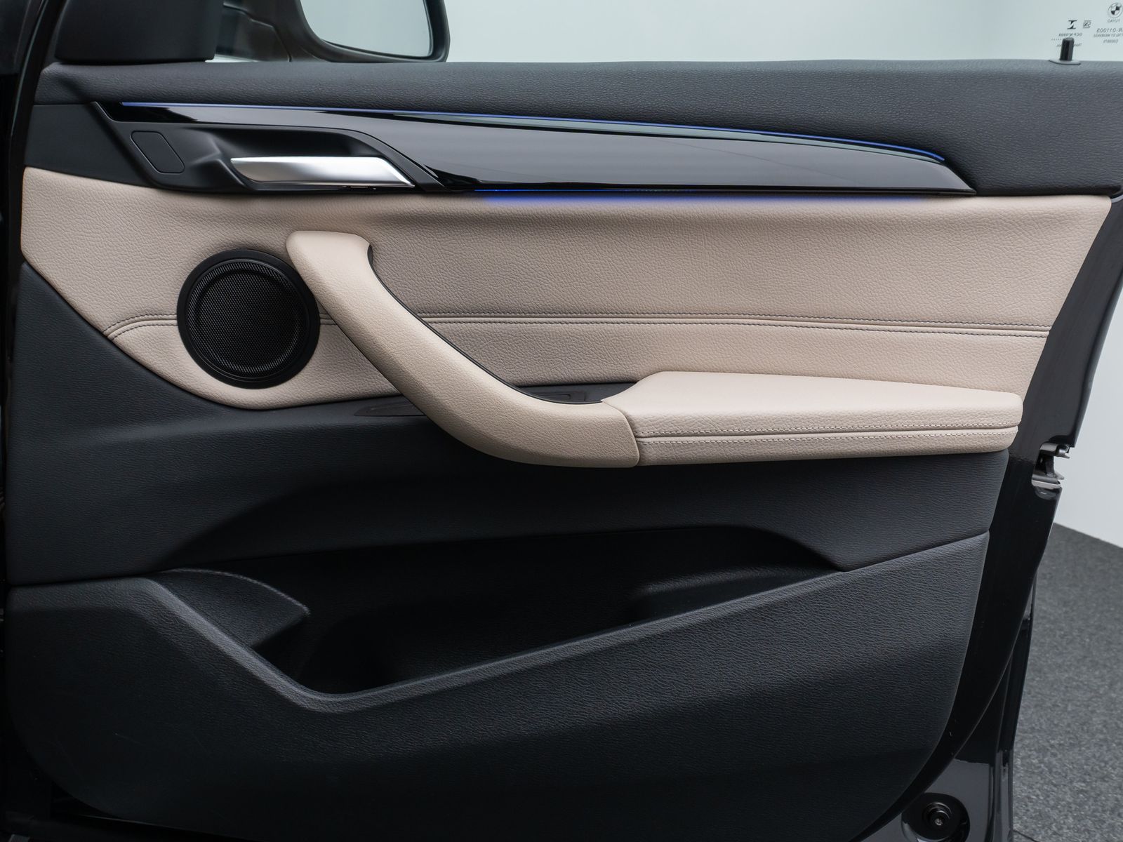 Fahrzeugabbildung BMW X1 xD20i xLine Kamera HUD DAB HiFi Komfort Sport
