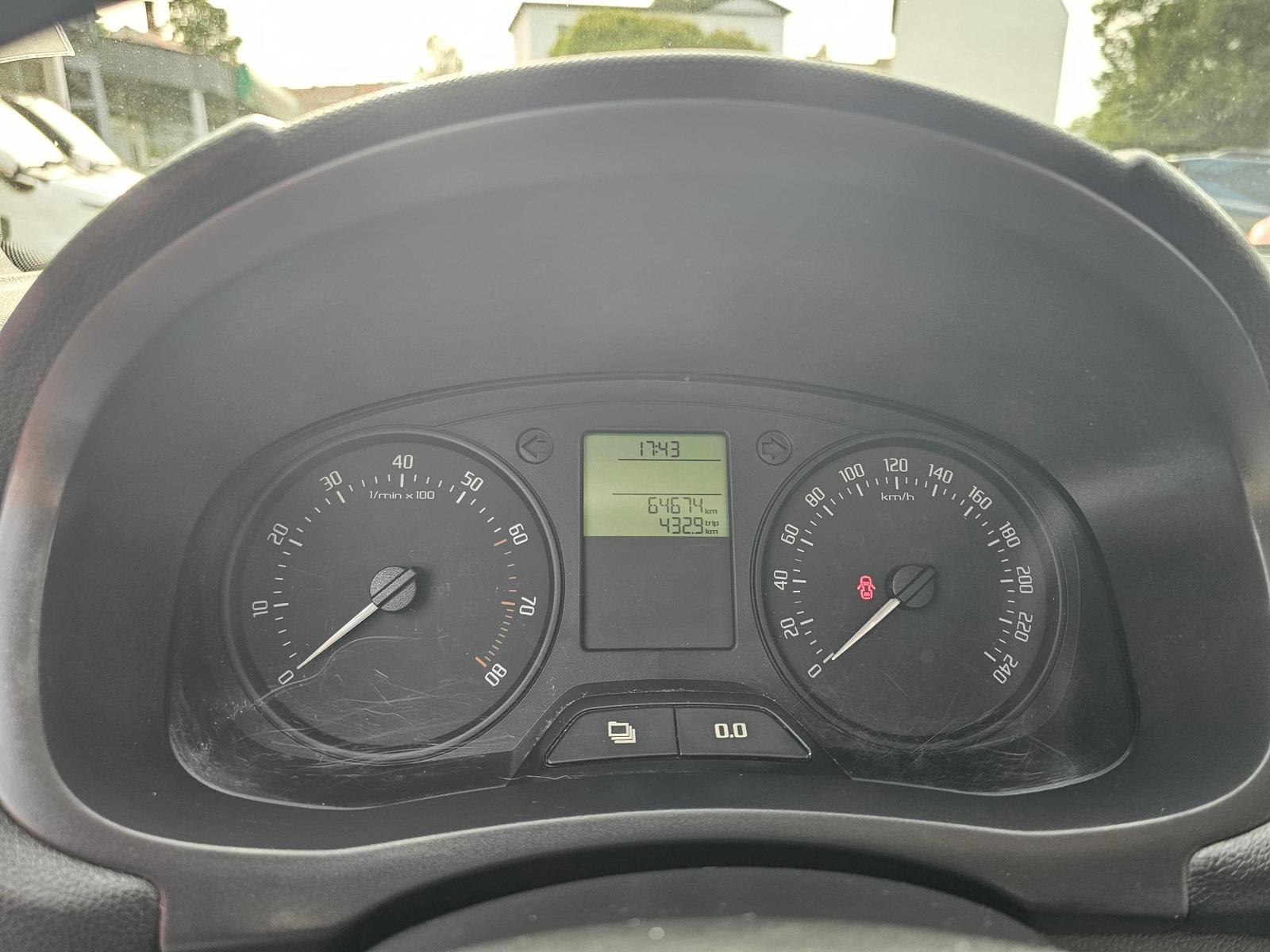 Skoda Fabia 2012 — photo 15