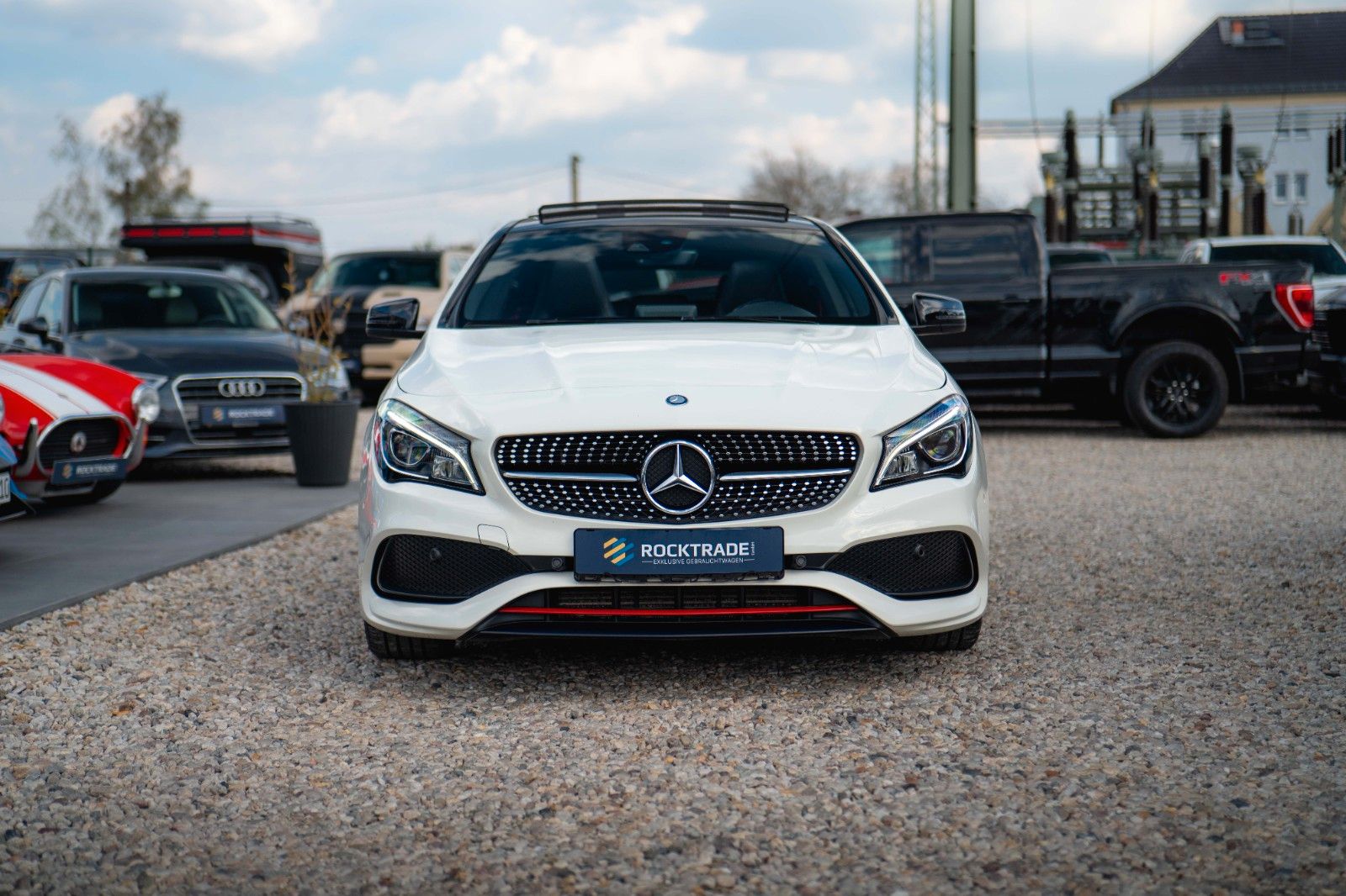 Fahrzeugabbildung Mercedes-Benz CLA 250 Shooting Brake 4Matic AMG Night Pano LED