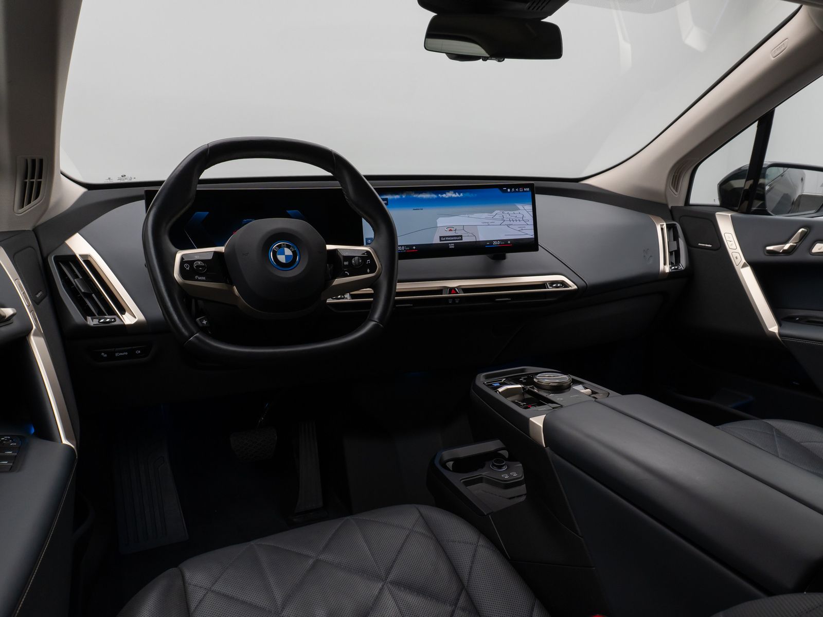 Fahrzeugabbildung BMW iX xD40 Kamera DAB H/K ACC Komfort Sport 22Zoll