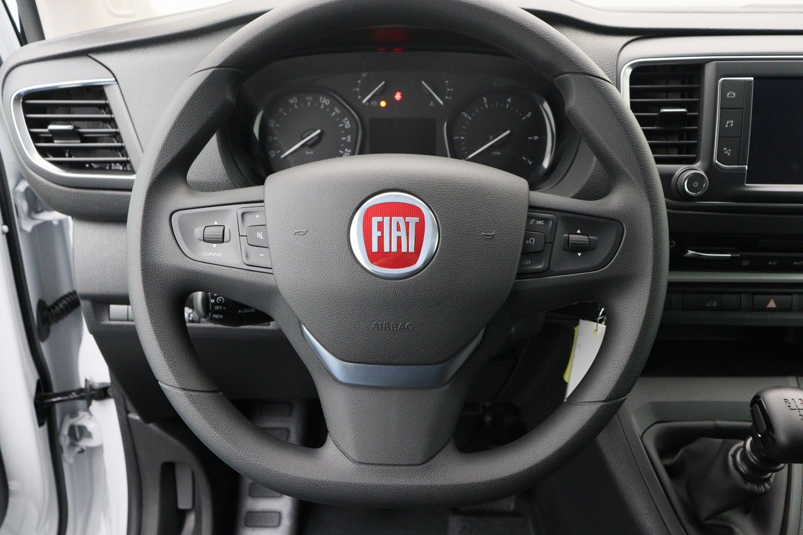 Fahrzeugabbildung Fiat Scudo Kastenwagen SX L2 2.0 145 MT6